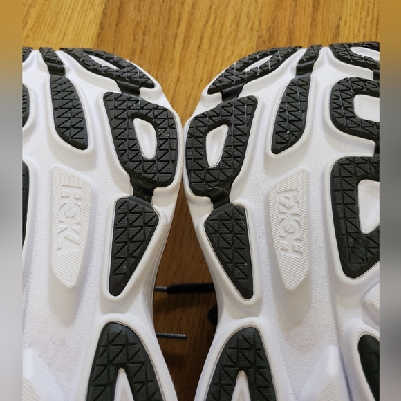 NEW!  Women | Hoka Bondi 8 - Picture 10 of 15